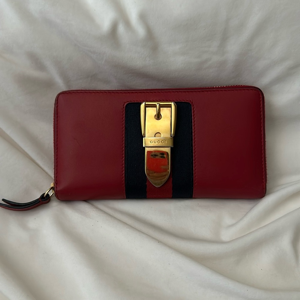 GUCCI Red/Blue zippy beauty Authentic Rare leather wallet Sylvie Leather in/out